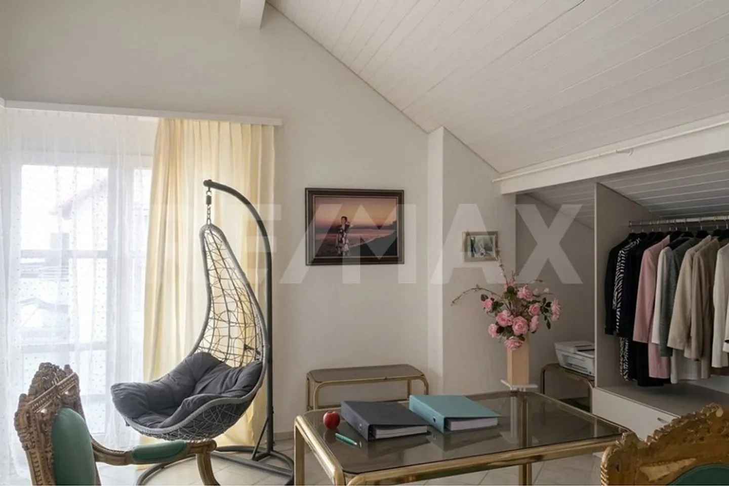 Spacious 6.5-room corner house with lake view and pool - Photo 11 of 13