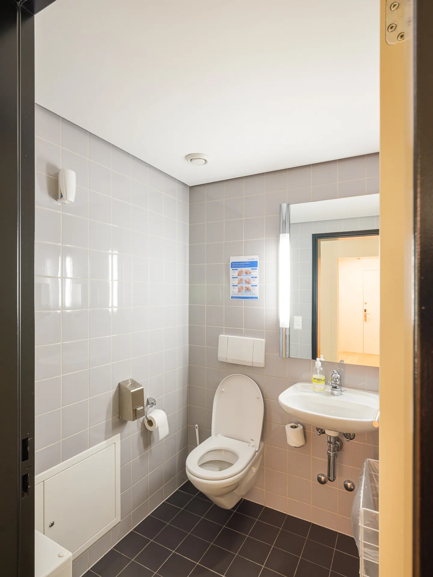 Centrally Located Office and Commercial Spaces in Lucerne - Photo 11 of 13