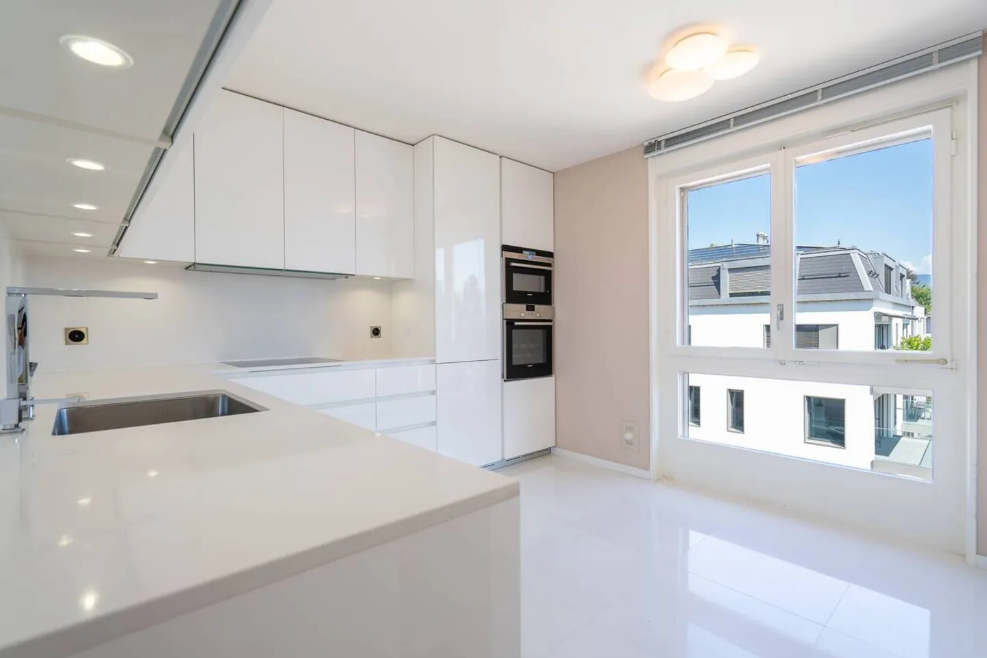 Elegante 6,5 Zimmer von 226m2 - Foto 4 von 13