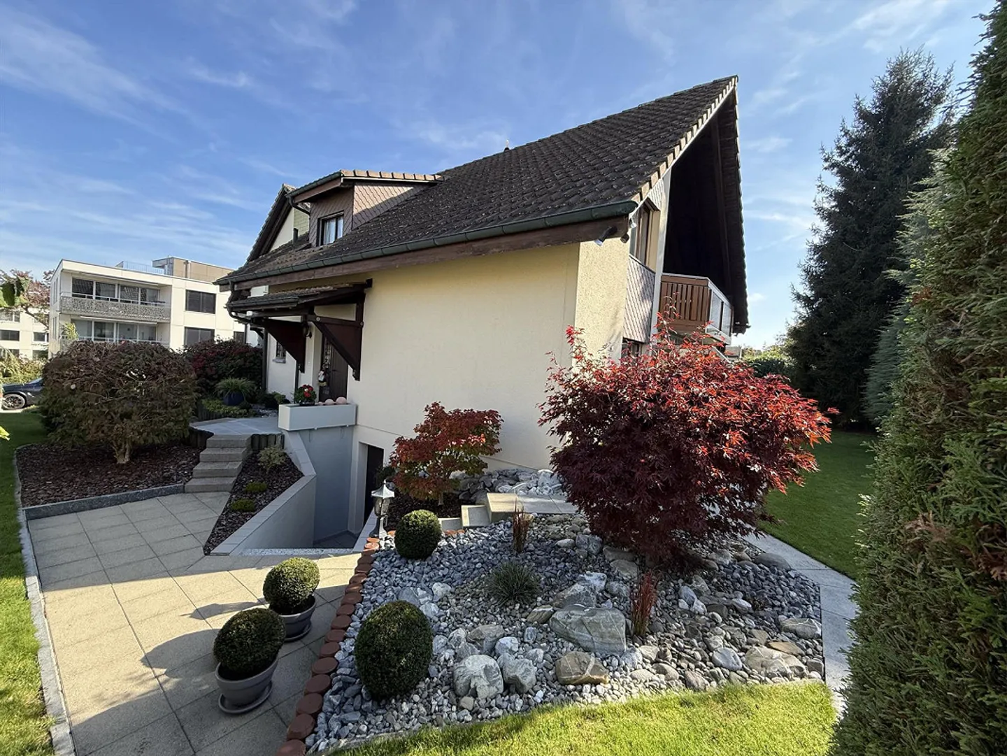 Gepflegtes Einfamilienhaus mit Traumgarten in ruhiger Sackgasse - Photo 3 of 16