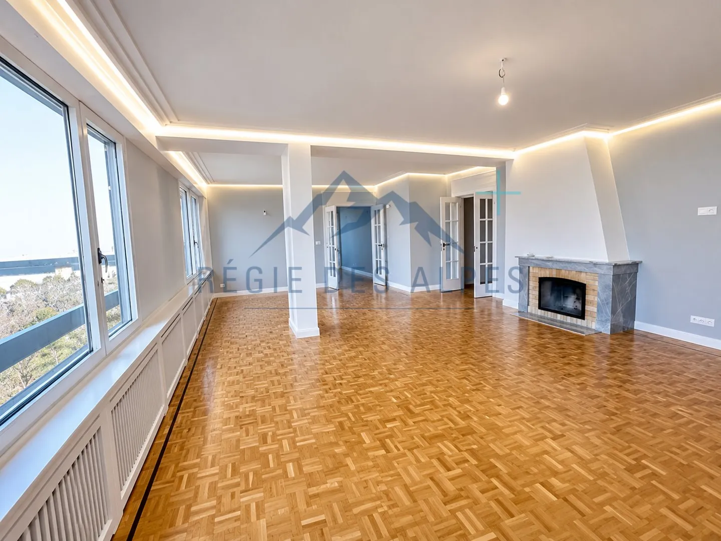 Appartement de Luxe avec Vue Panoramique - Photo 1 sur 14