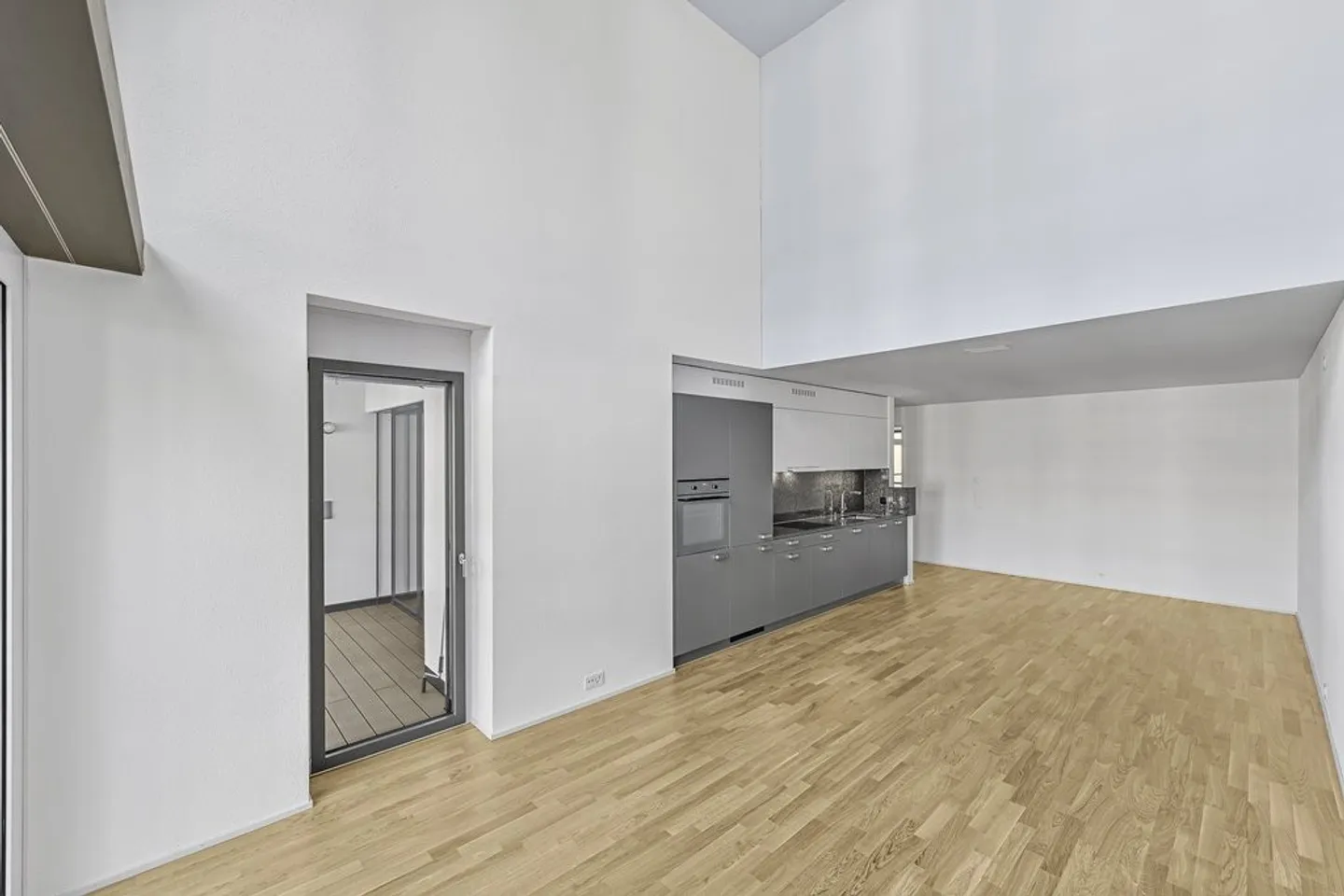 Stylish Apartment in Schlieren - Photo 3 of 11