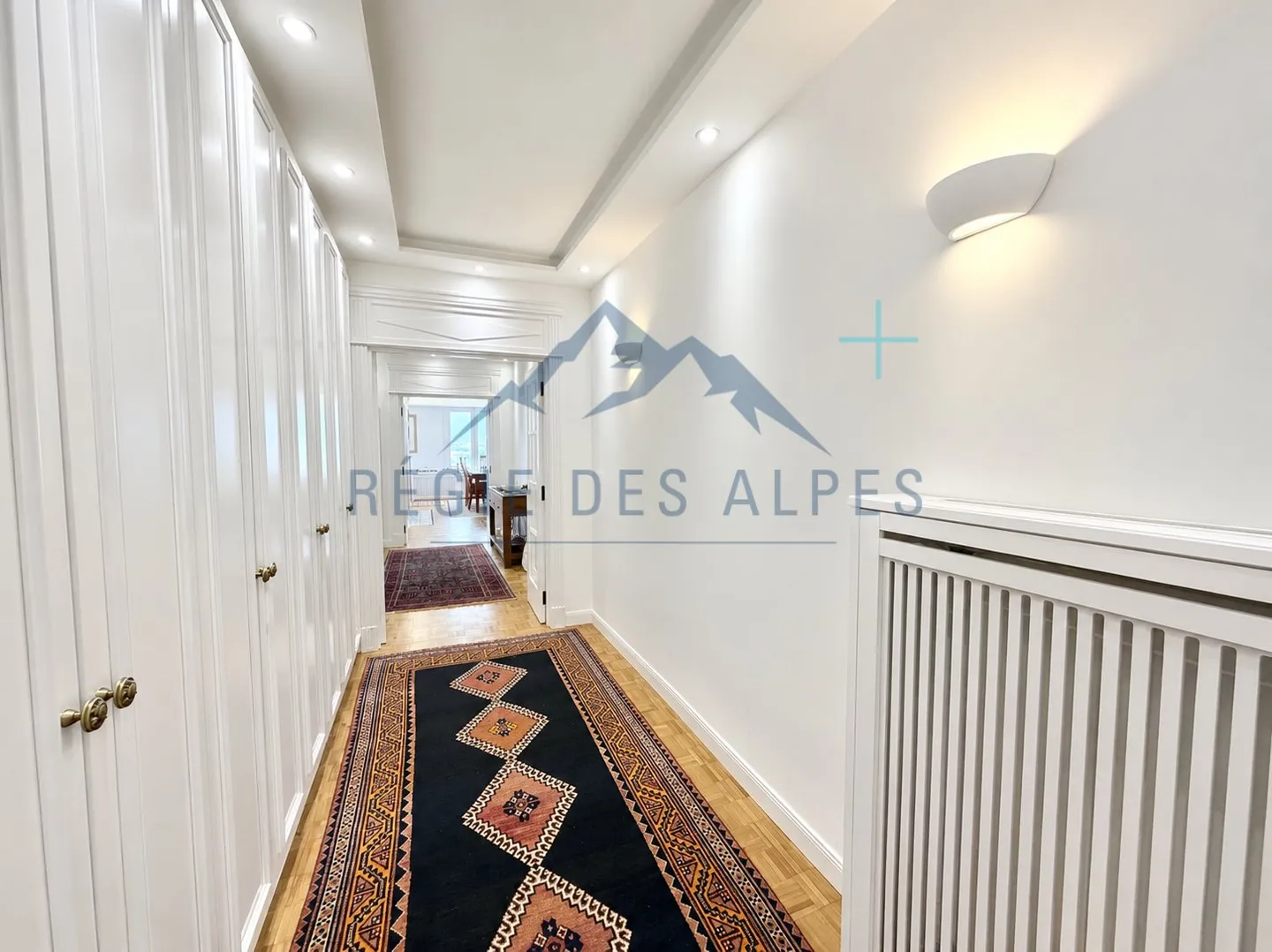 Appartement de Luxe avec Vue Panoramique - Photo 2 sur 14
