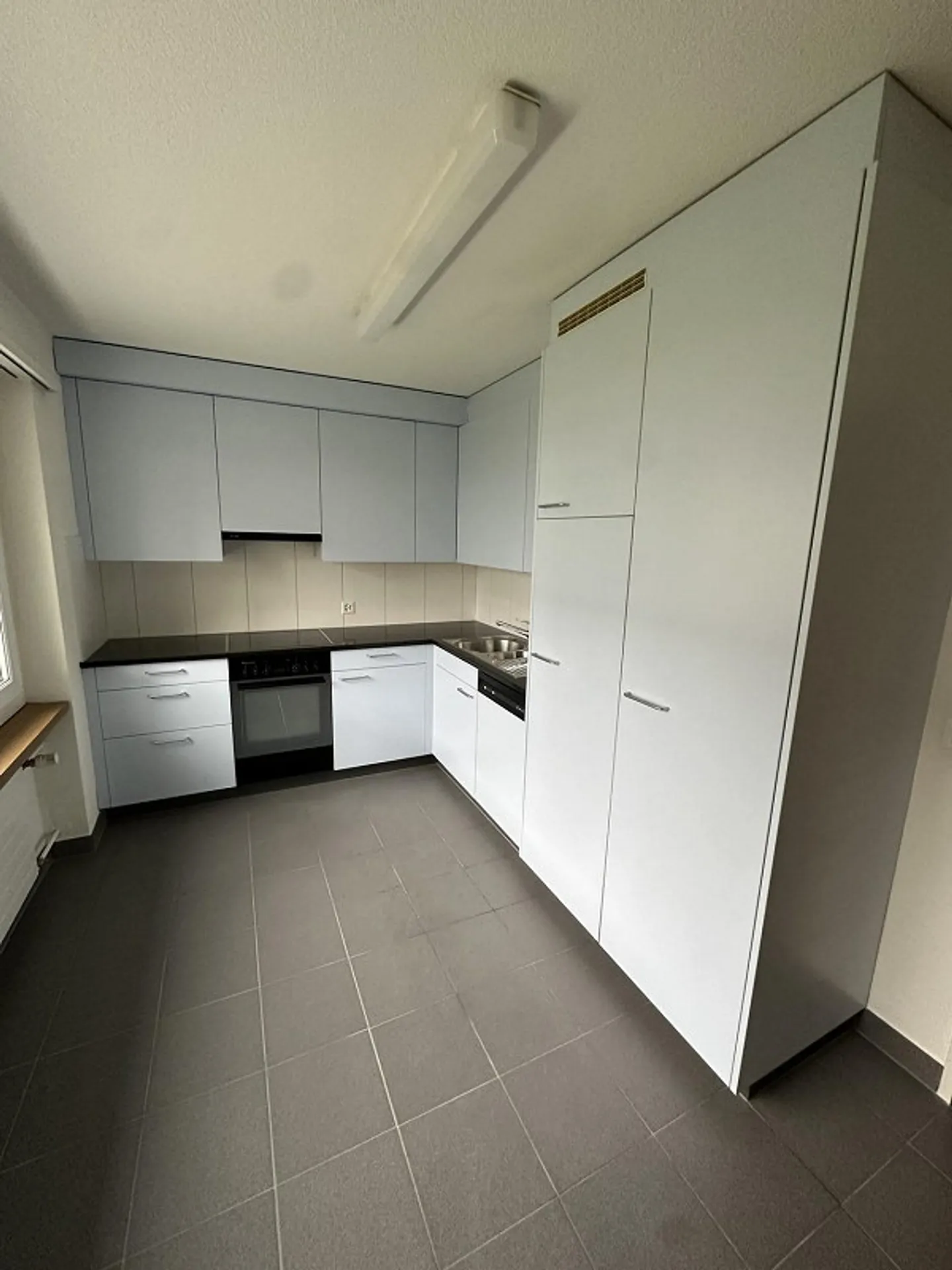 Appartamento 2.5 locali al 3° piano a sinistra con grande balcone - Foto 2 di 9
