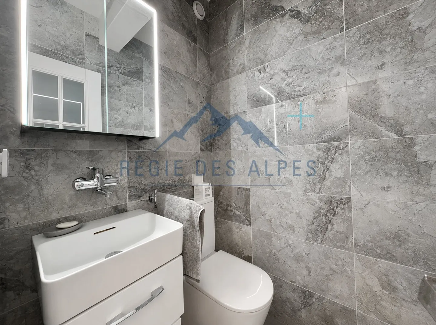 Appartement de Luxe avec Vue Panoramique - Photo 8 sur 14