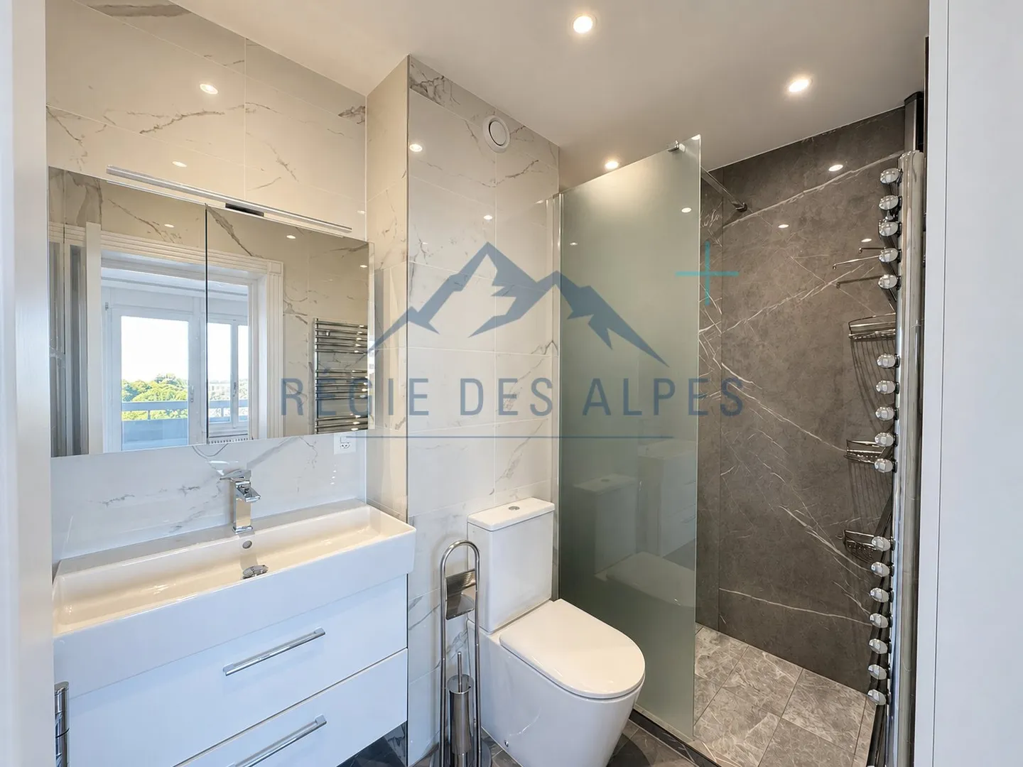 Appartement de Luxe avec Vue Panoramique - Photo 11 sur 14