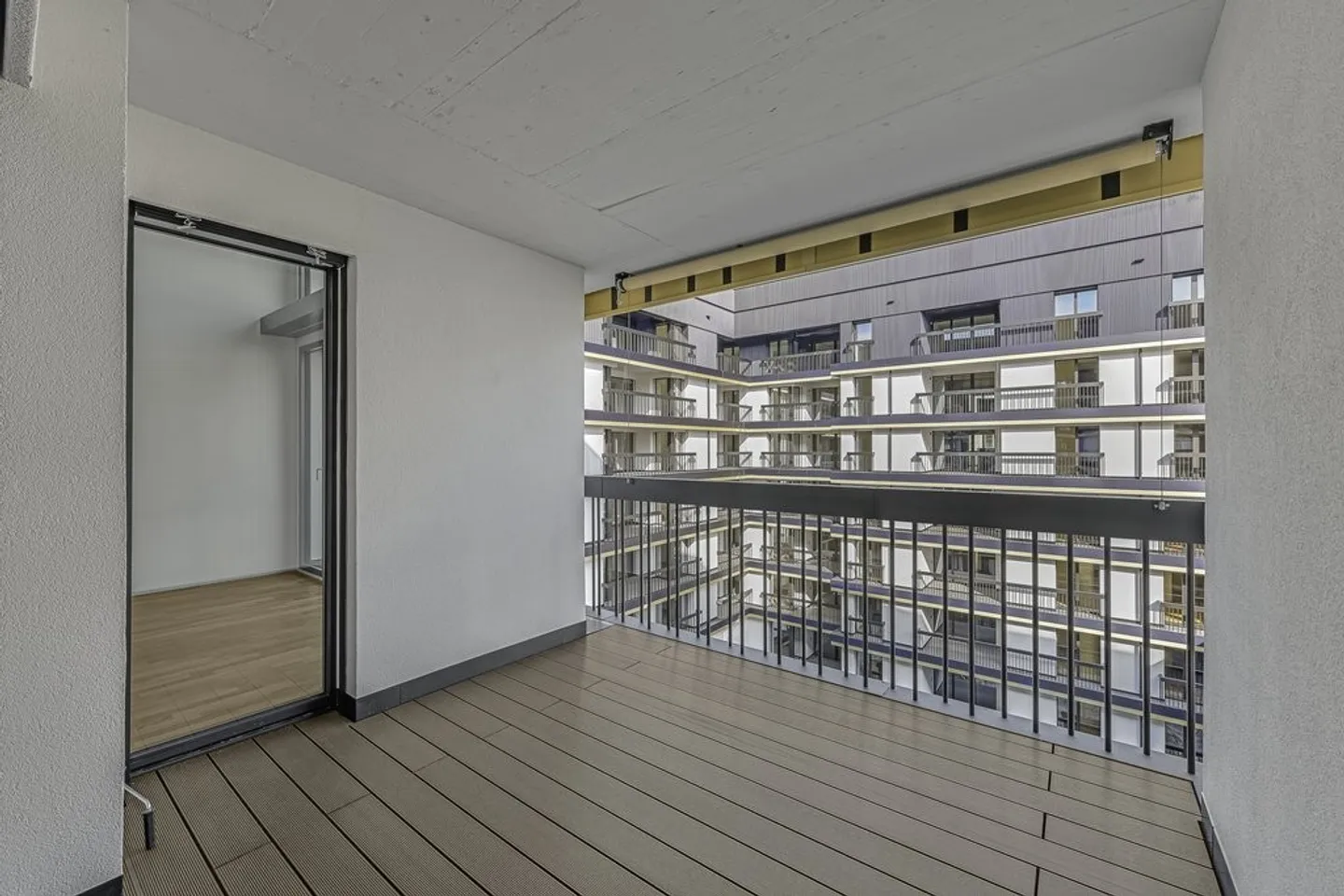 Stylish Apartment in Schlieren - Photo 8 of 11