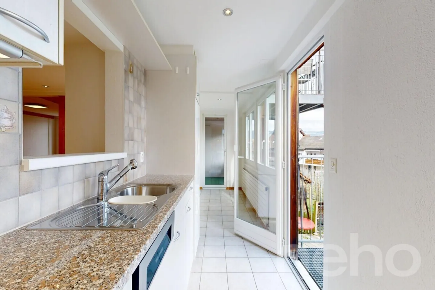 Charming and spacious 3.5-room apartment with private garden! - Photo 9 of 12