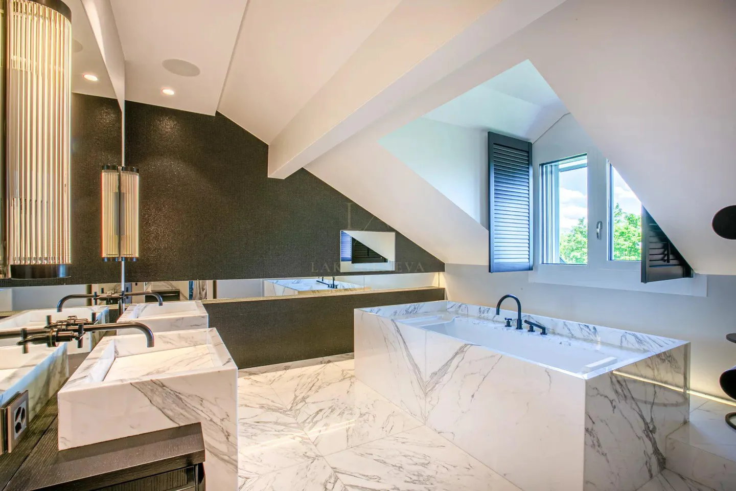 Luxuriöse renovierte Duplex-Penthouse! - Foto 21 von 31