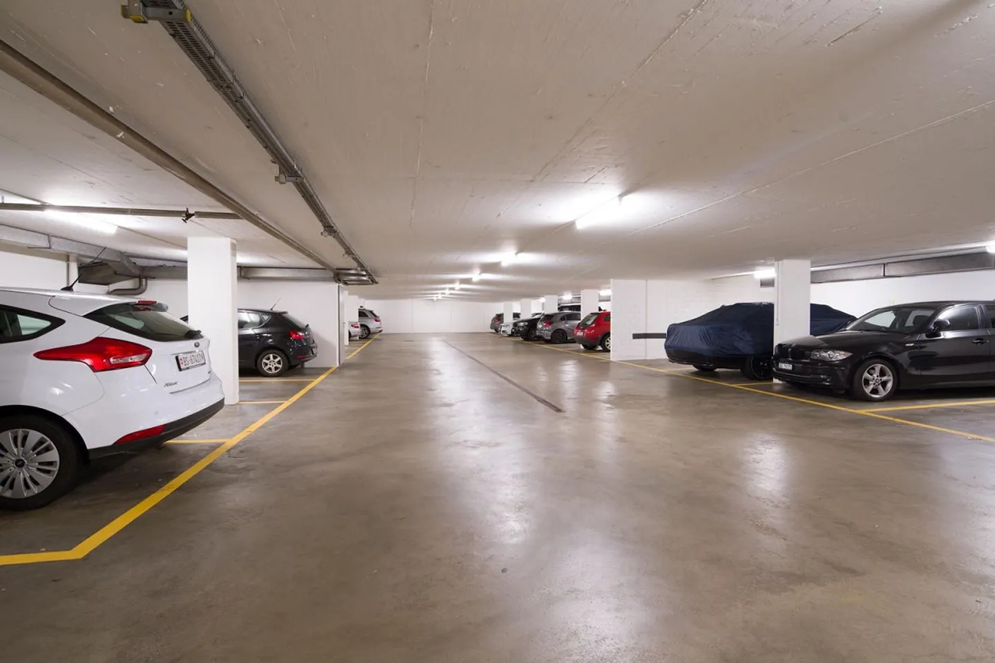 Parking dans le garage à louer - Photo 1 sur 1