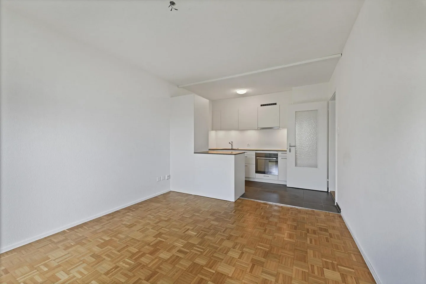 Your new home: Cozy & close to city life - Photo 3 of 7