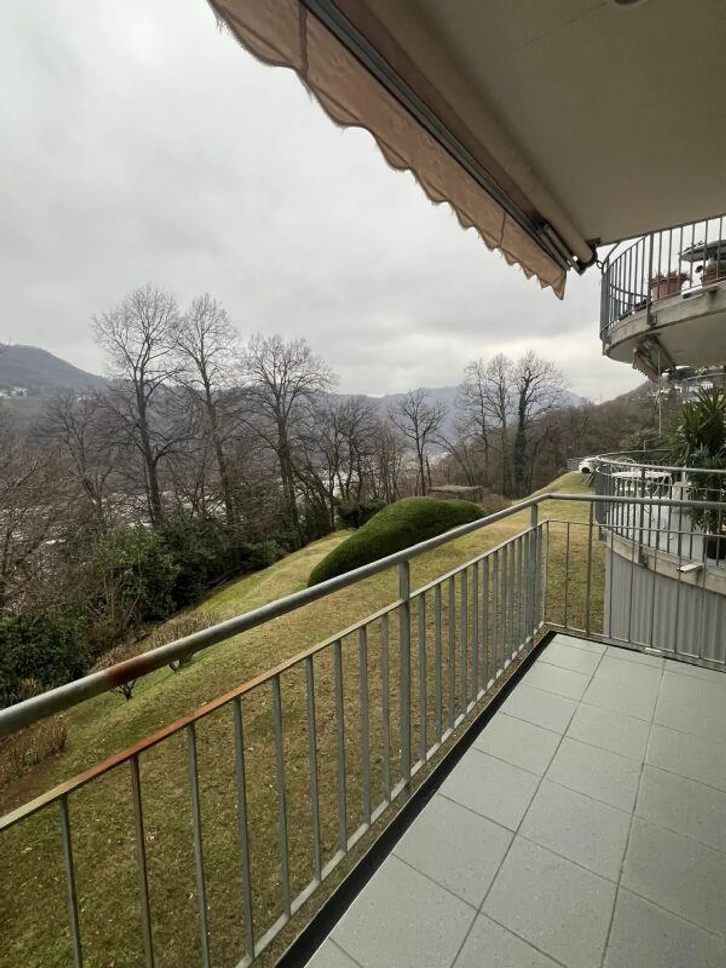 Charmant 1,5 pièce Collina d'Oro - Photo 6 sur 6