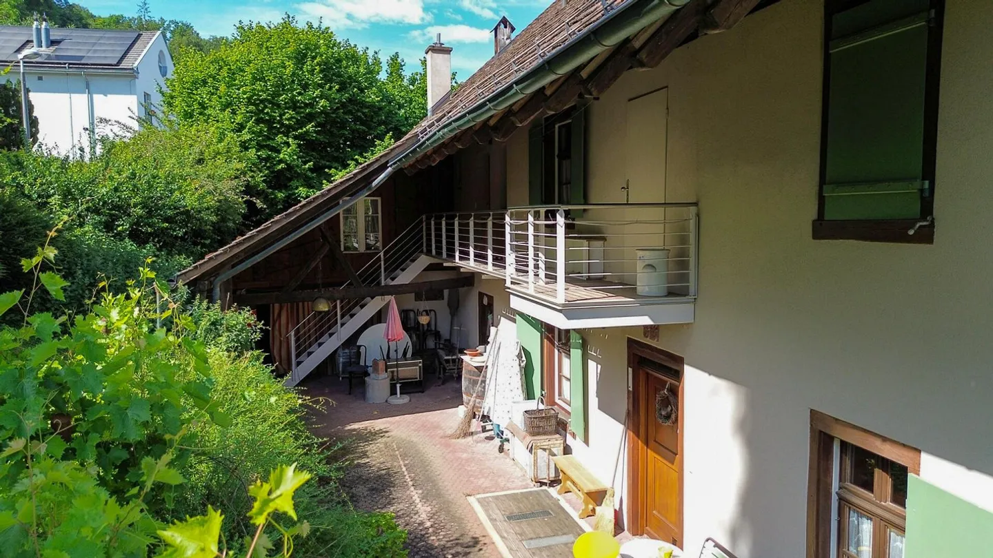 Bauernhaus mit Scheune und grossem Entwicklungspotenzial - Foto 9 von 29