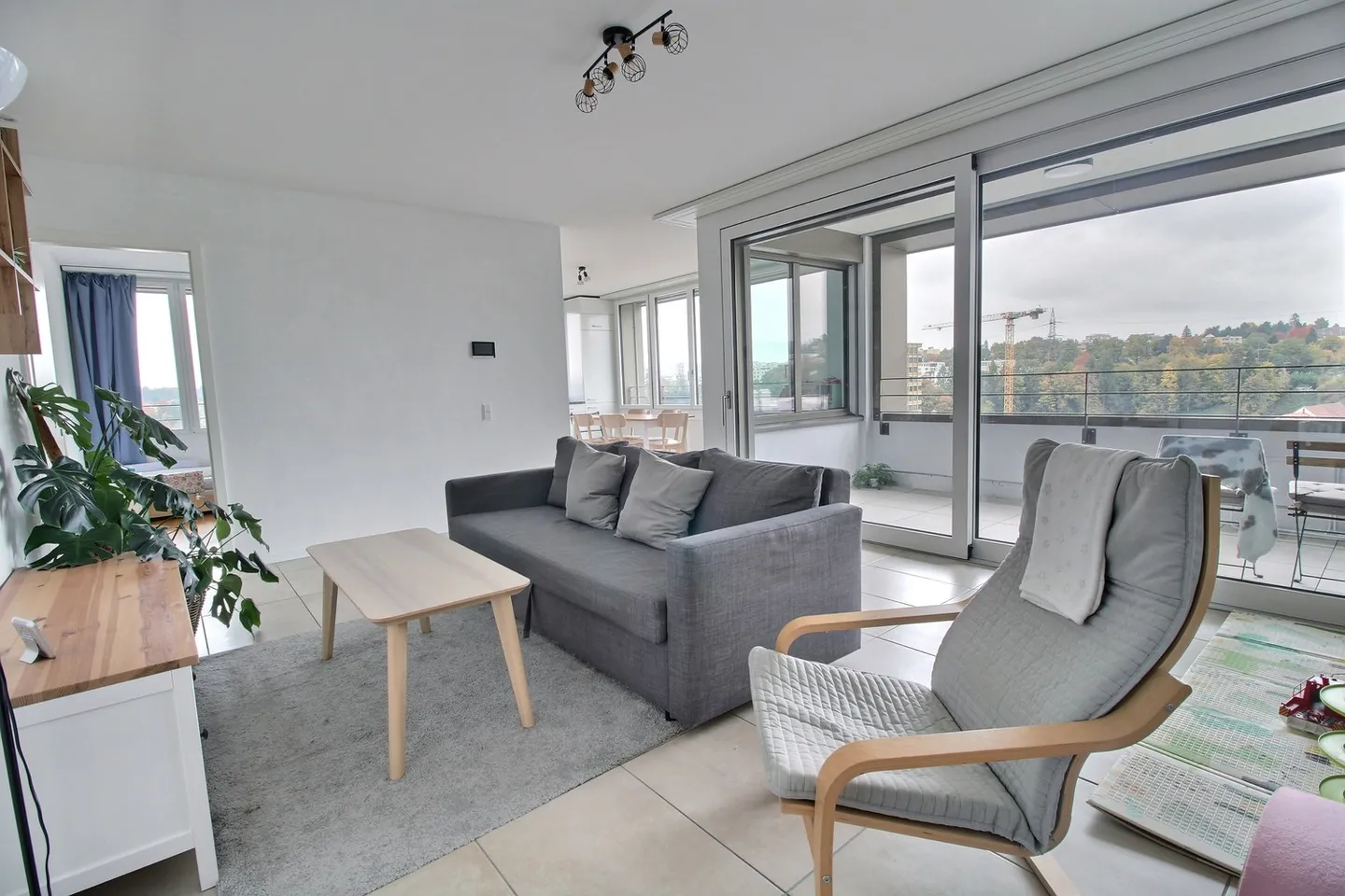 Magnificent 3.5-room apartment on the 9th floor for rent! - Photo 1 of 8