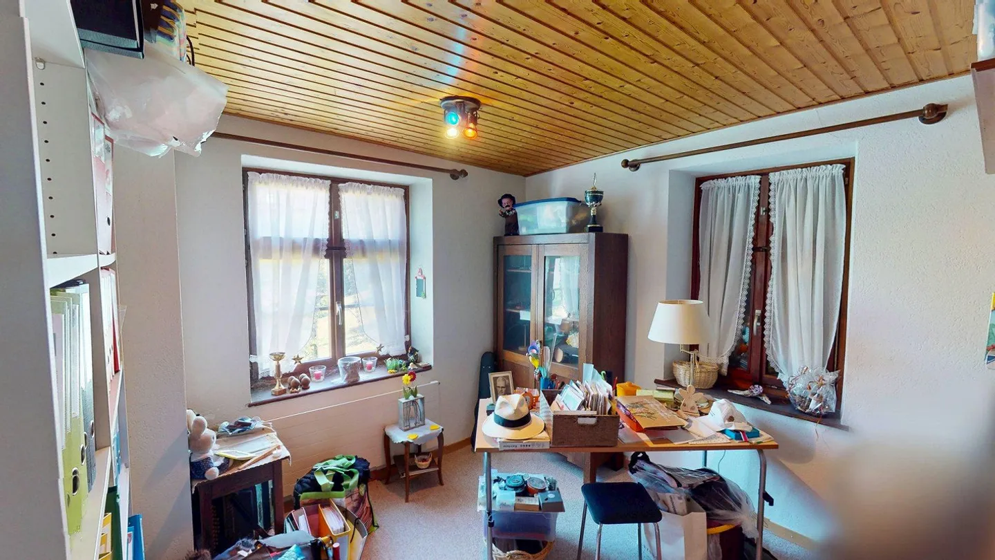 Bauernhaus mit Scheune und grossem Entwicklungspotenzial - Foto 16 von 29