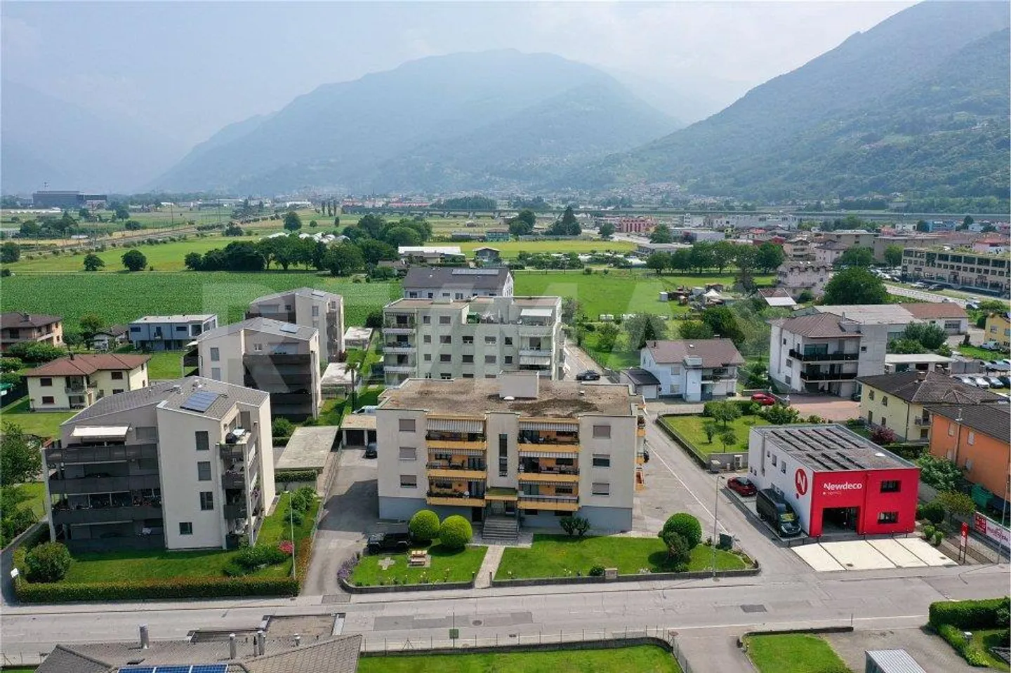 Appartement avec balcon et parking - Photo 3 sur 13