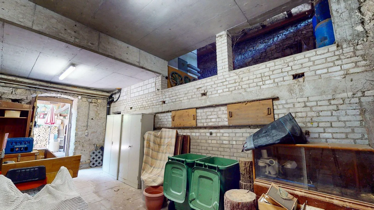 Bauernhaus mit Scheune und grossem Entwicklungspotenzial - Foto 27 von 29