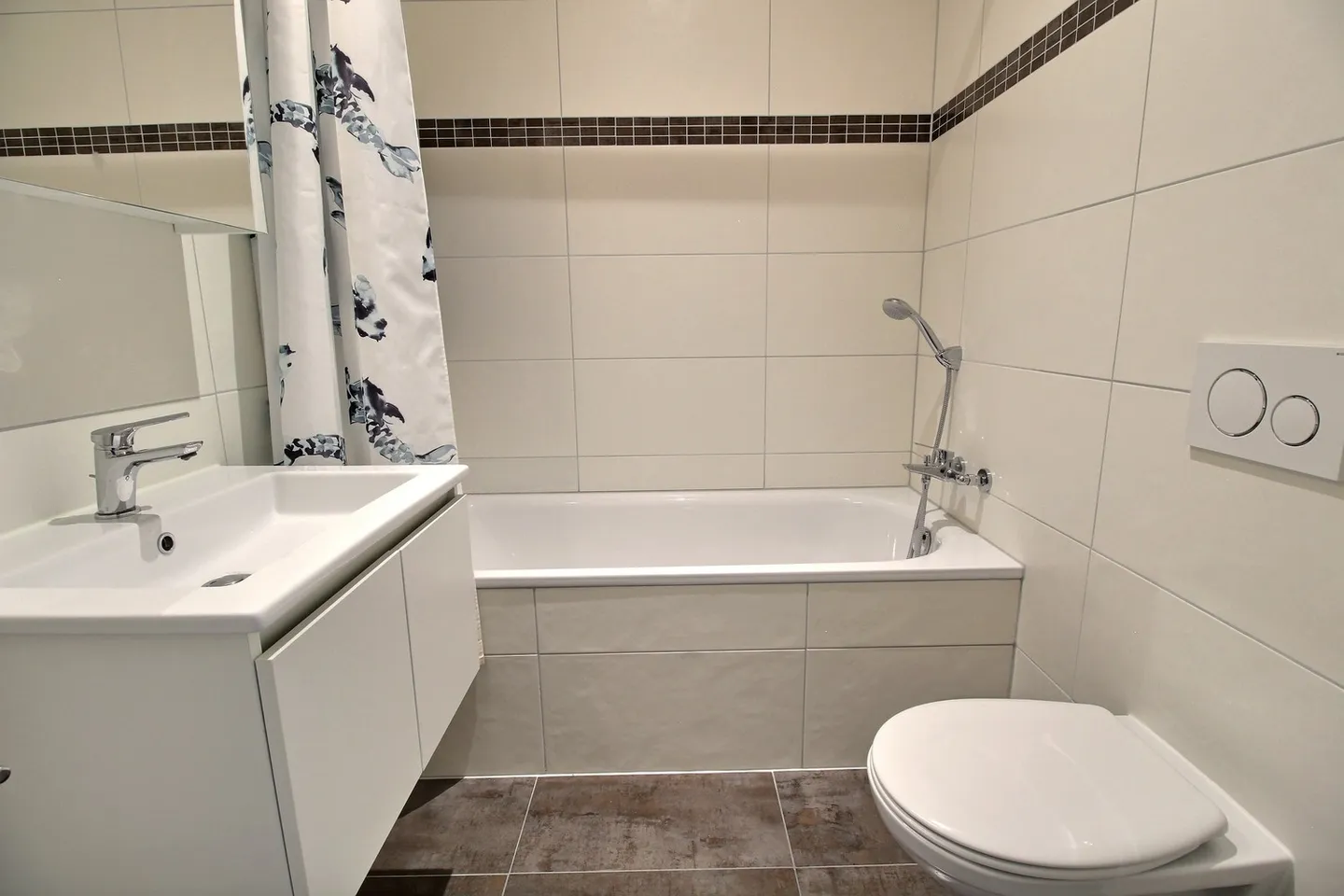 Magnificent 3.5-room apartment on the 9th floor for rent! - Photo 6 of 8