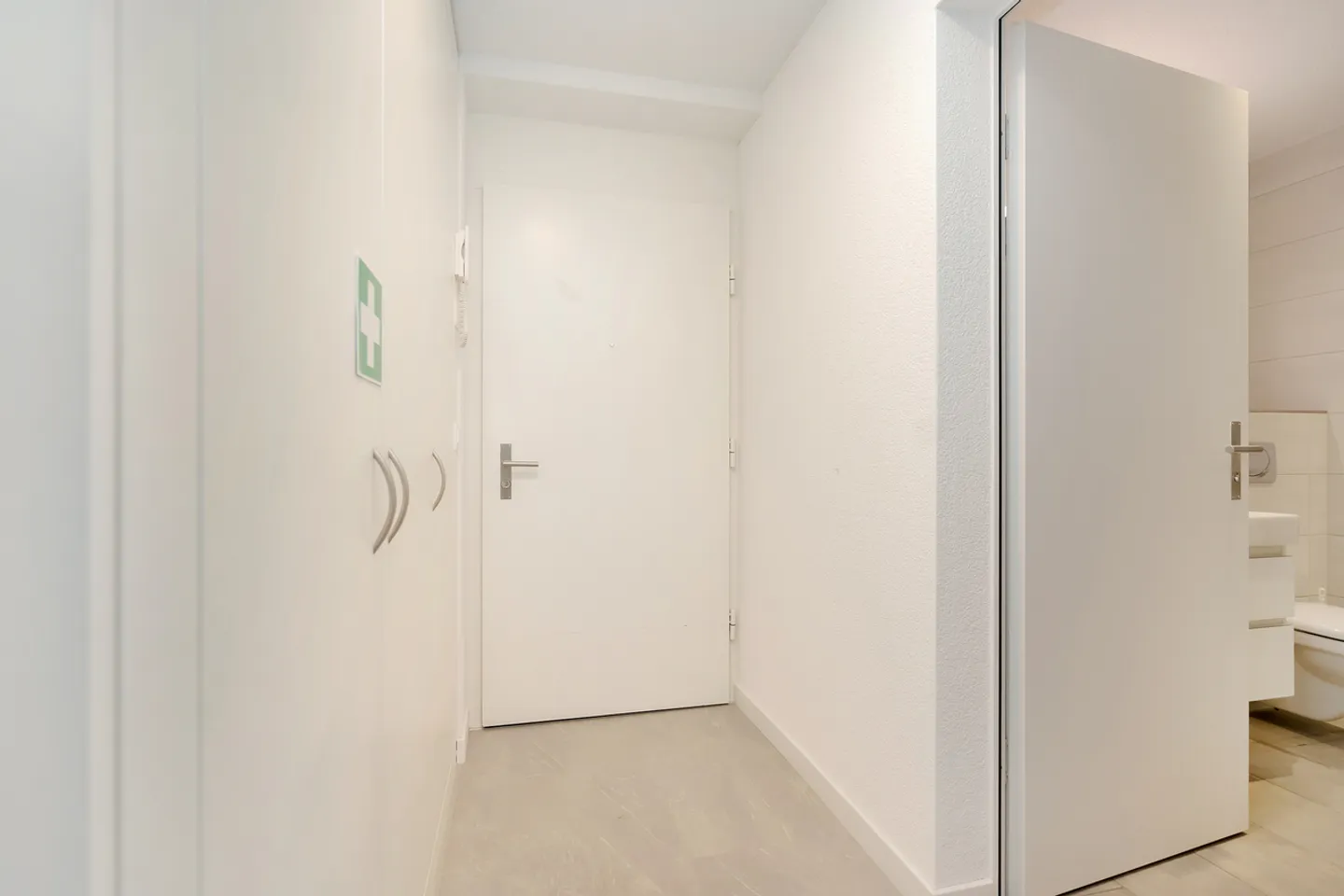 In affitto: Appartamento moderno di 3,5 stanze (117m2) nel centro del villaggio di Belp - Foto 11 di 13