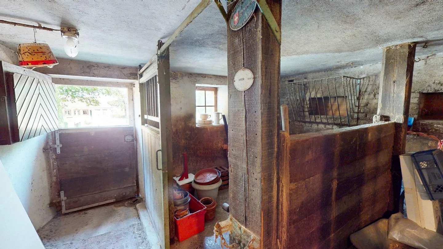 Bauernhaus mit Scheune und grossem Entwicklungspotenzial - Foto 28 von 29