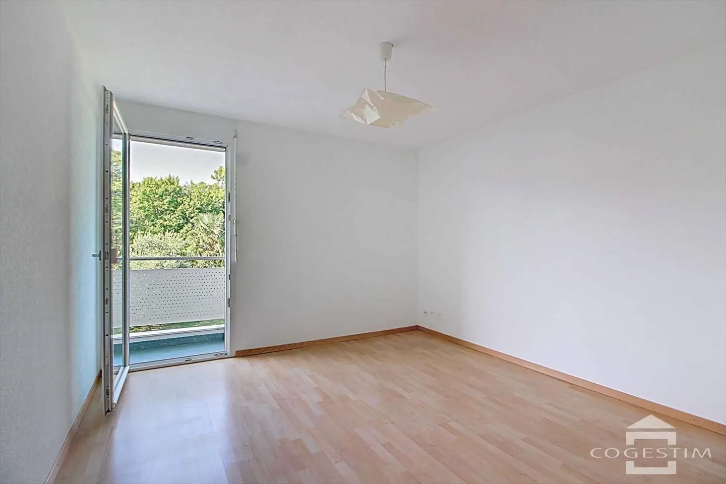 Appartement 5 pièces - Photo 3 sur 12
