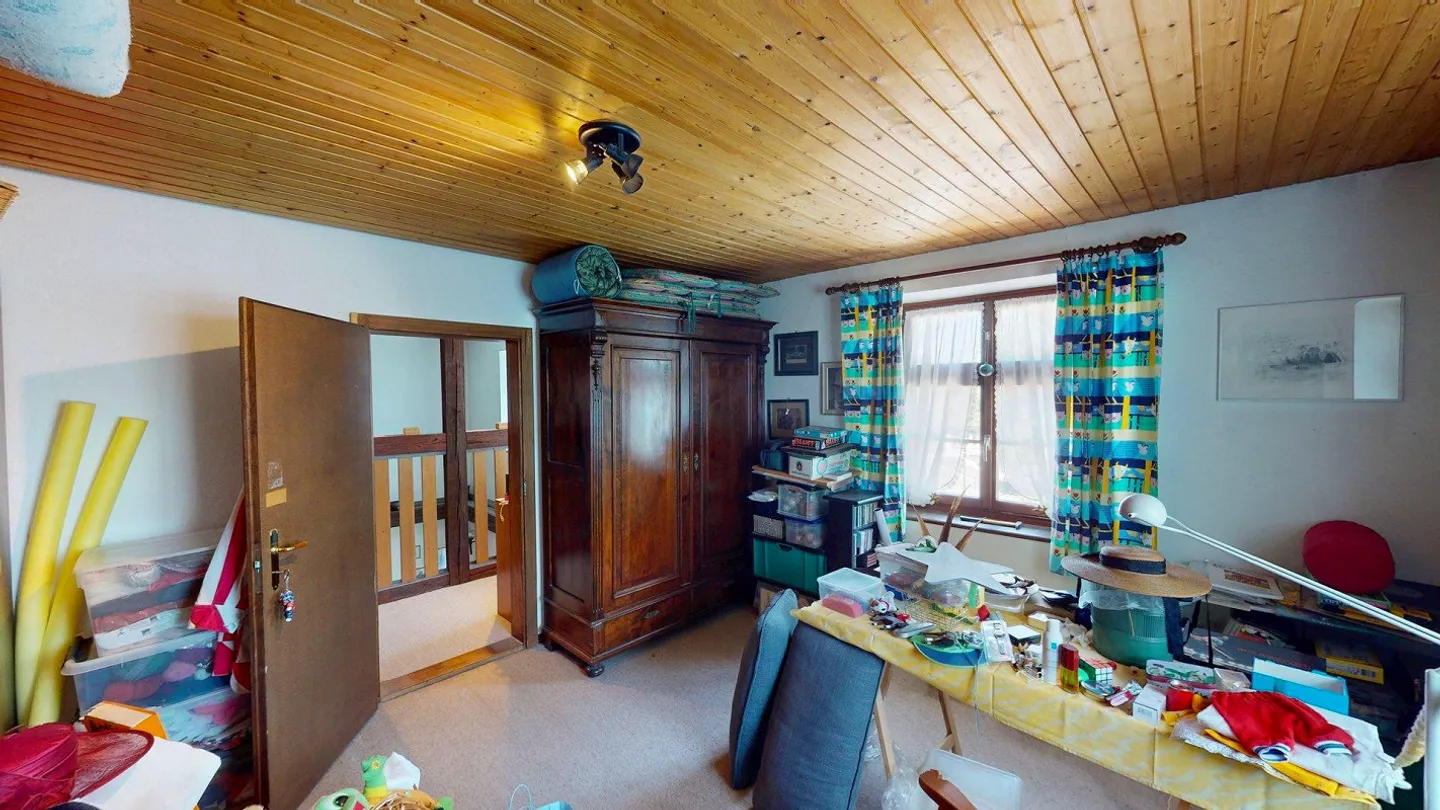 Bauernhaus mit Scheune und grossem Entwicklungspotenzial - Foto 15 von 29
