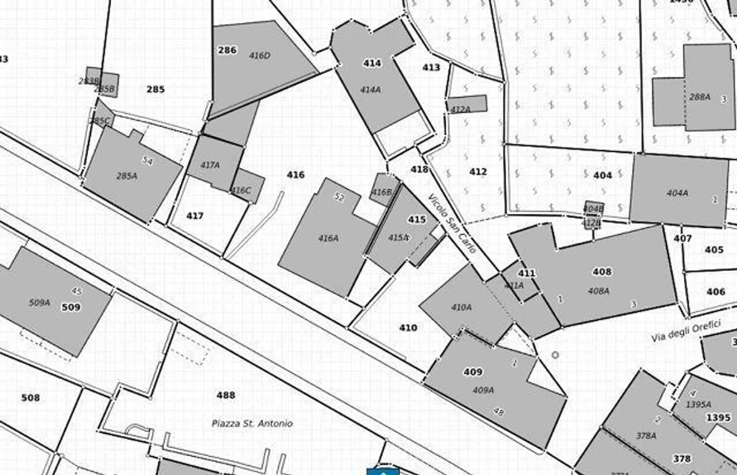 Casa bifamiliare con 2 negozi e 5 garage - Foto 33 di 33