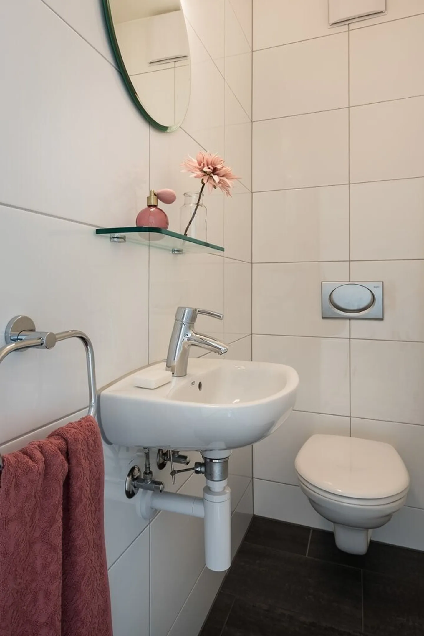 Spacious Apartment in the Altenburg Development - Photo 7 of 9
