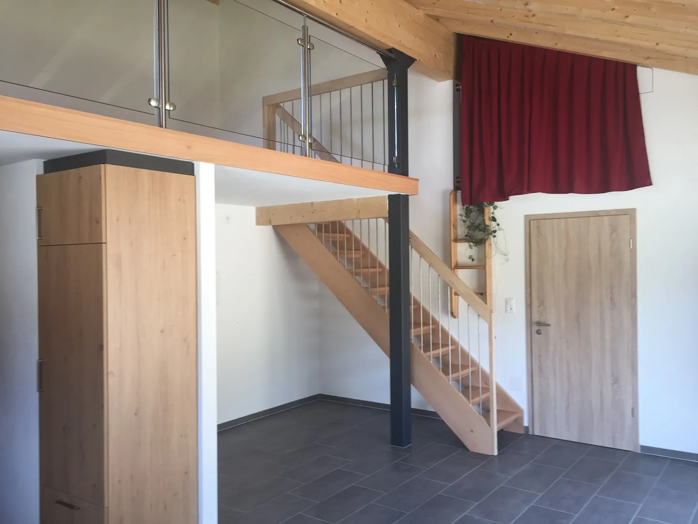 Incantevole appartamento con 2 camere da letto con terrazza privata in un ambiente tranquillo e verde - Foto 5 di 10