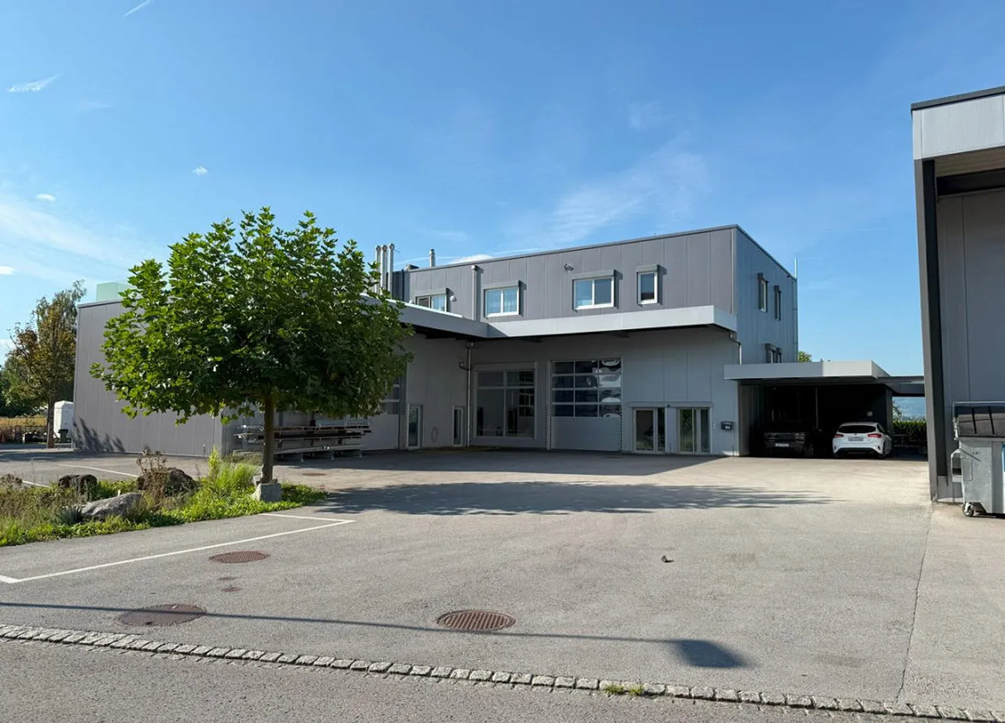 Commercial Building in Wegen - Photo 2 of 14