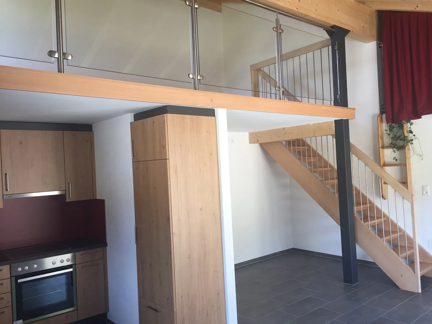 Incantevole appartamento con 2 camere da letto con terrazza privata in un ambiente tranquillo e verde - Foto 6 di 10