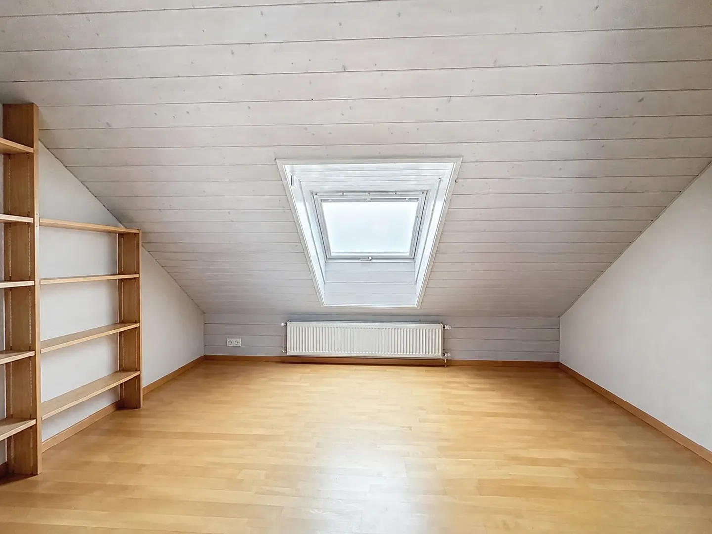 Le lac et les Alpes comme seul horizon - Duplex 4,5 pièces avec galerie, Gorgier - Photo 10 sur 11