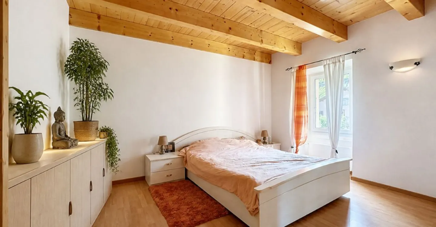 Dorfhaus mit zwei Wohnungen und Scheune mit großem Potenzial - Foto 7 von 12
