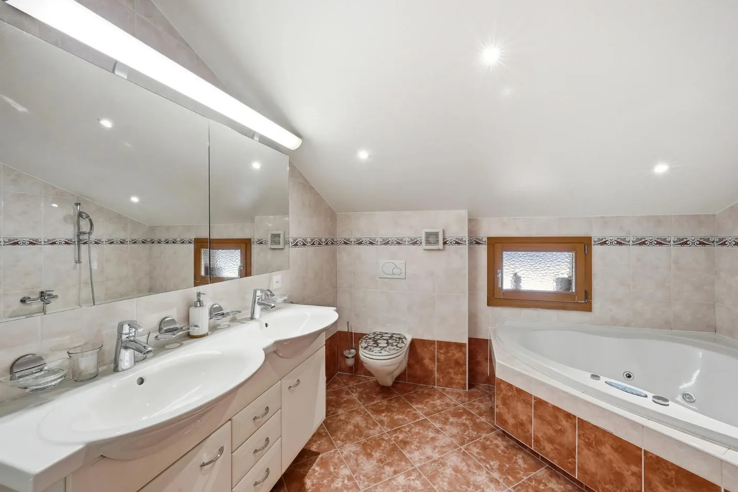 Charming Penthouse in Villars - Photo 6 of 8
