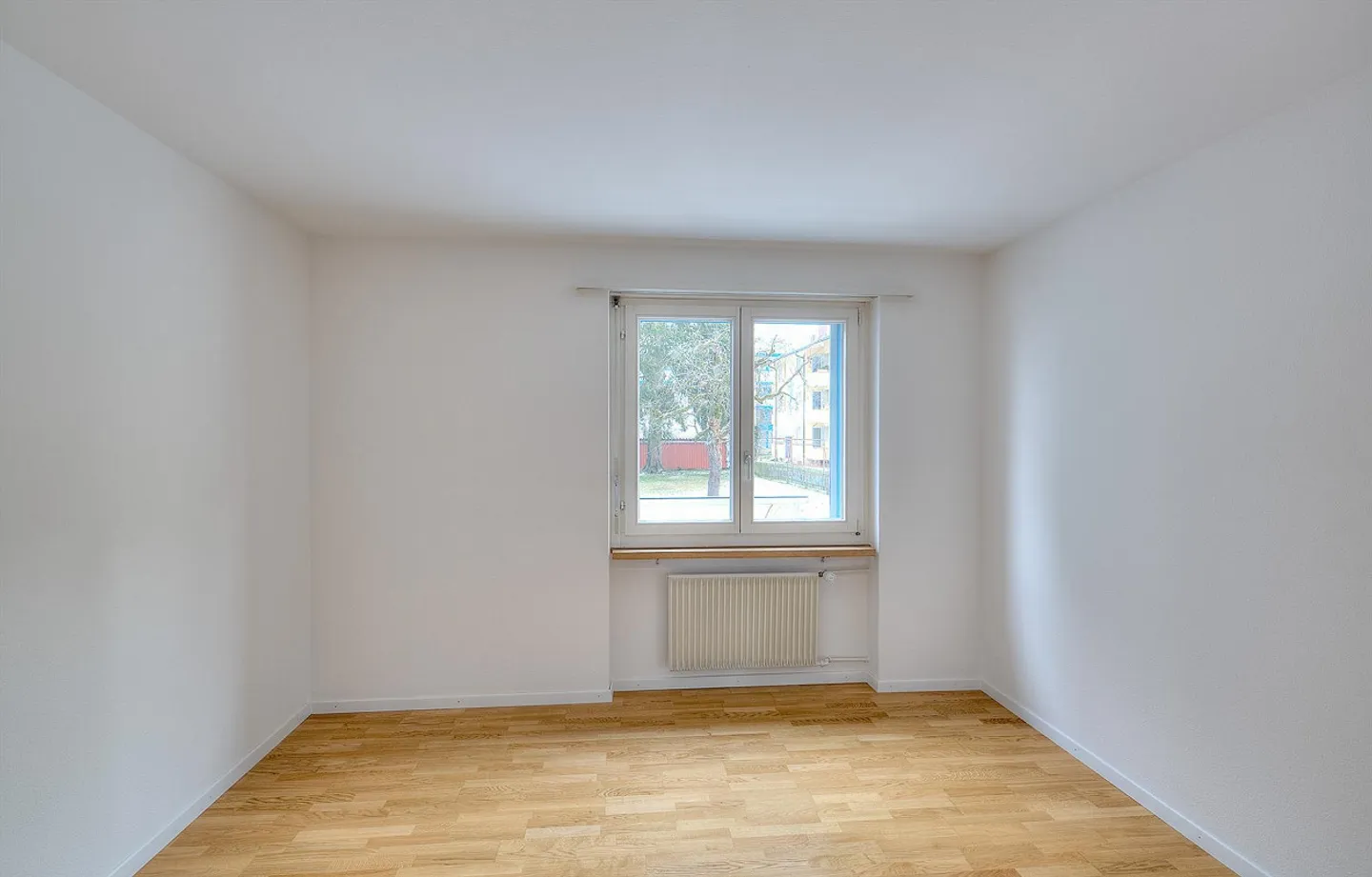 Appartamento moderno con balcone soleggiato - Foto 6 di 8