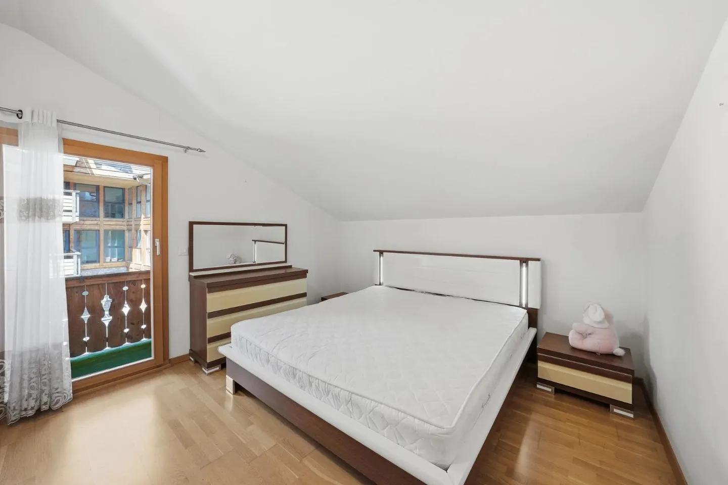 Charming Penthouse in Villars - Photo 8 of 8