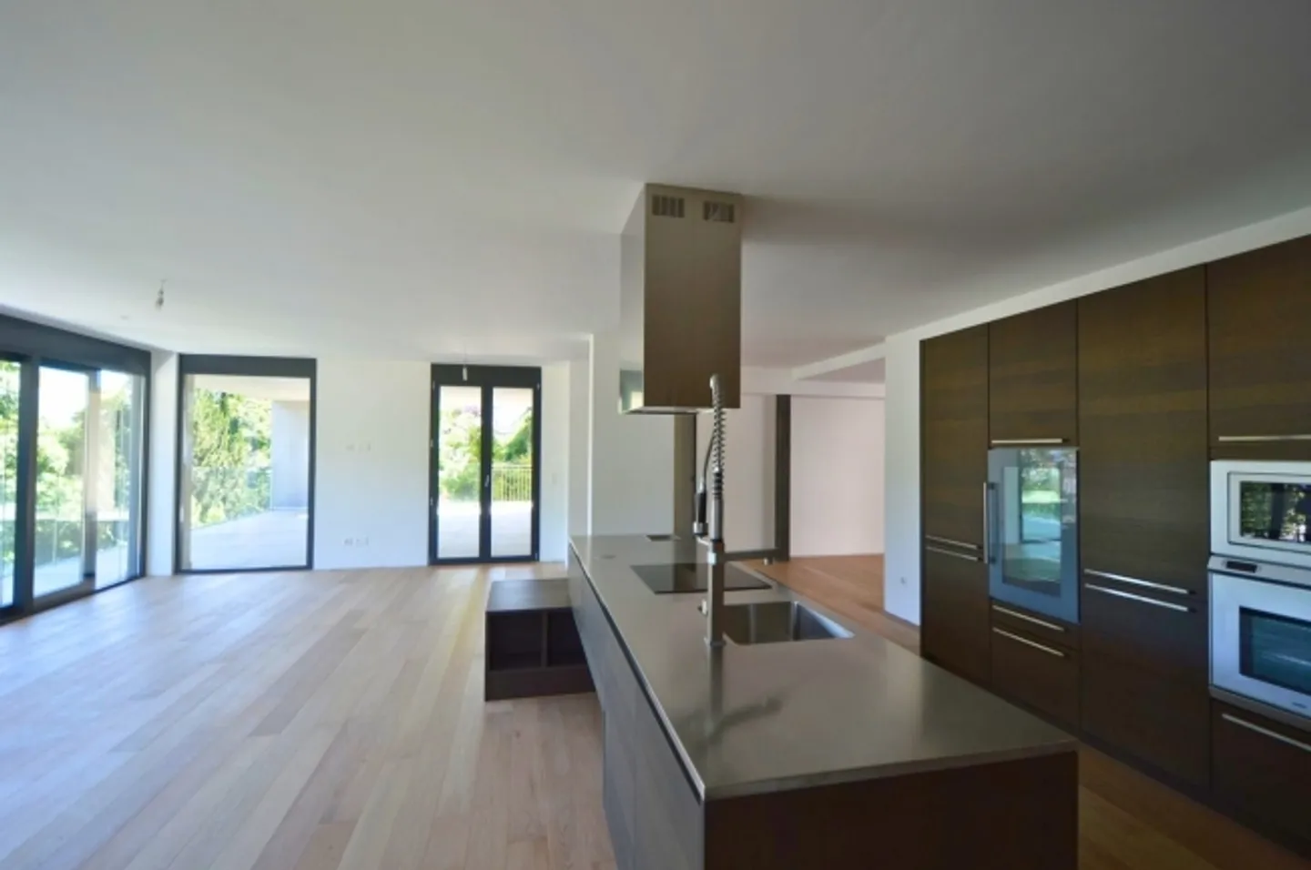 Spacious apartment in a convenient location - Photo 9 of 15