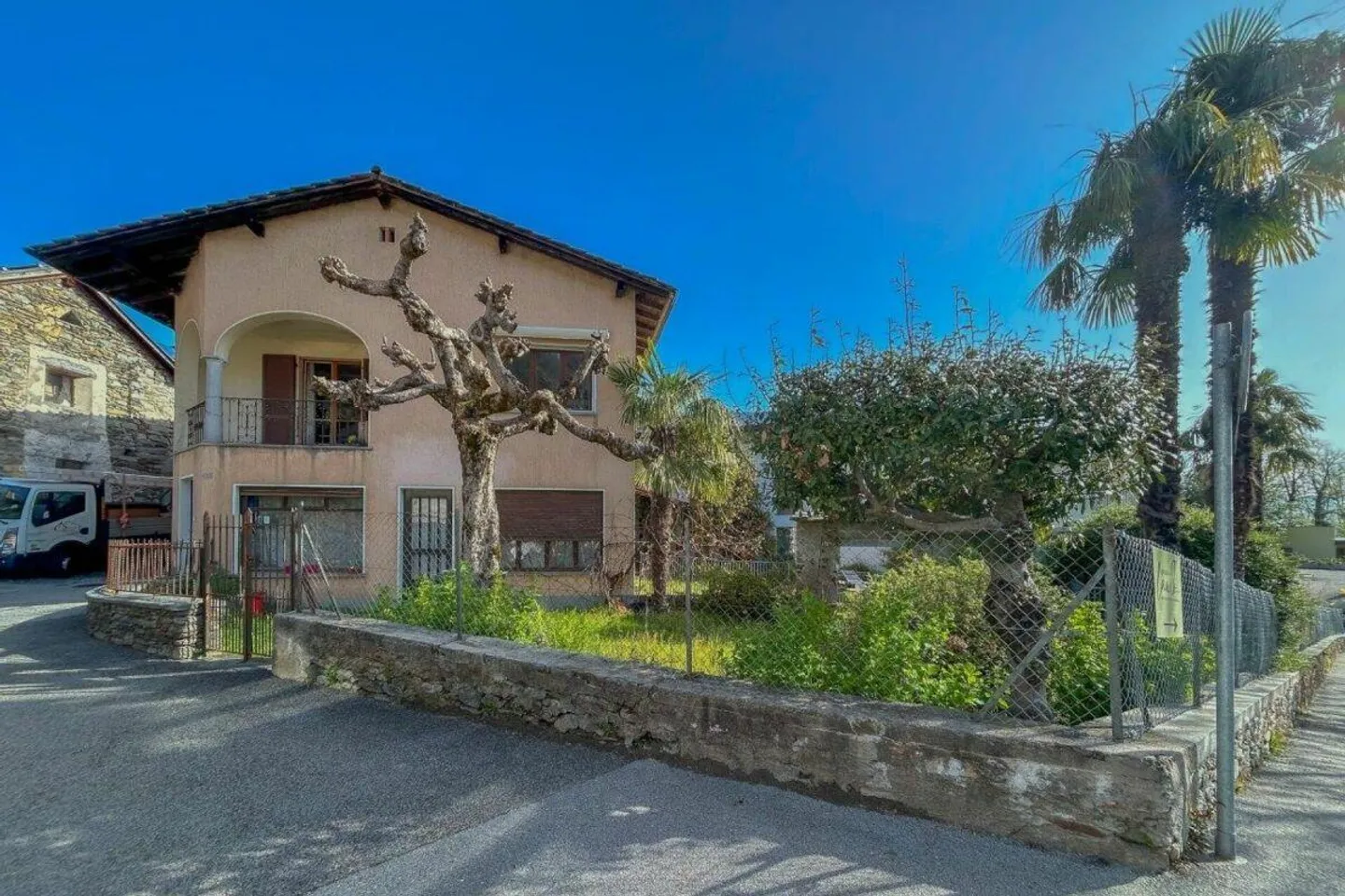 Ticinese House in the Village with Large Garden - Photo 2 of 5