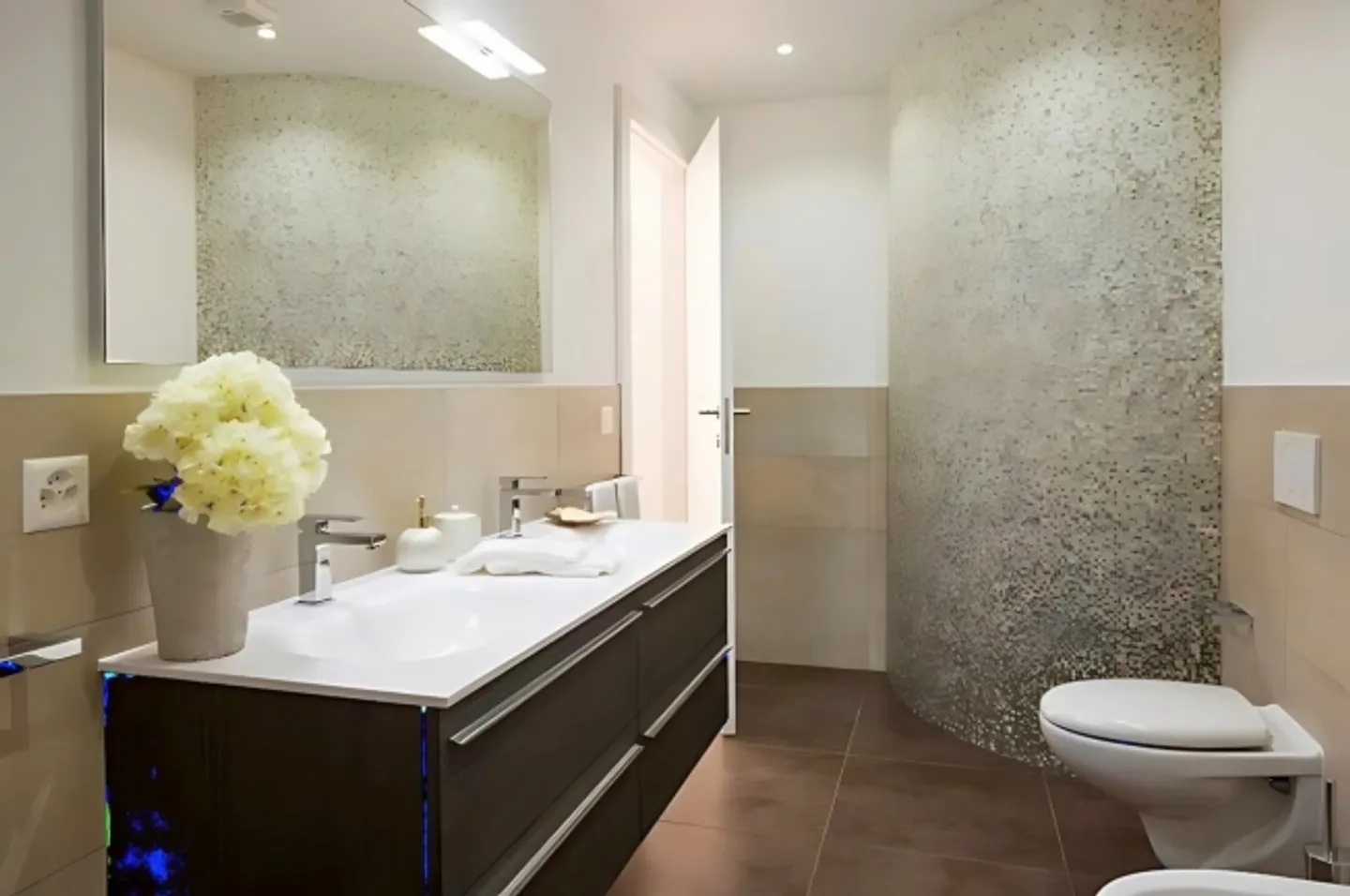 Spacious apartment in a convenient location - Photo 14 of 15