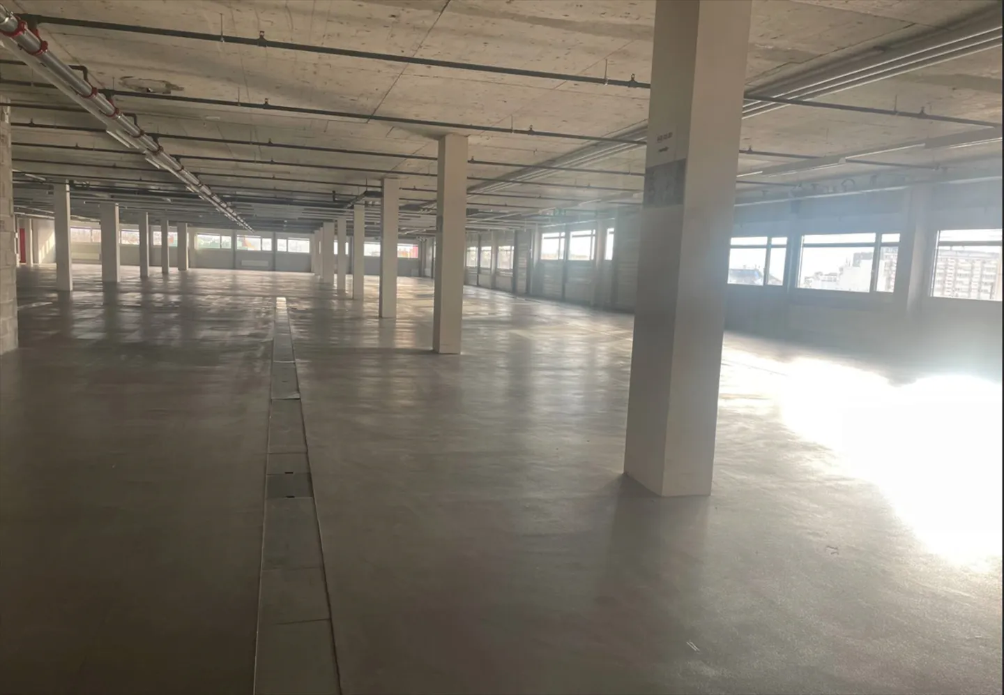 Laboratorio di 1364 m2 divisibile a partire da 455 m2 - Foto 3 di 6