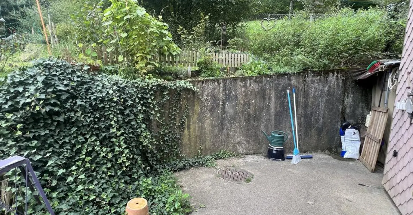 Edificio di rendimento con 3 appartamenti e area verde di 1.400 m2 - Foto 4 di 10