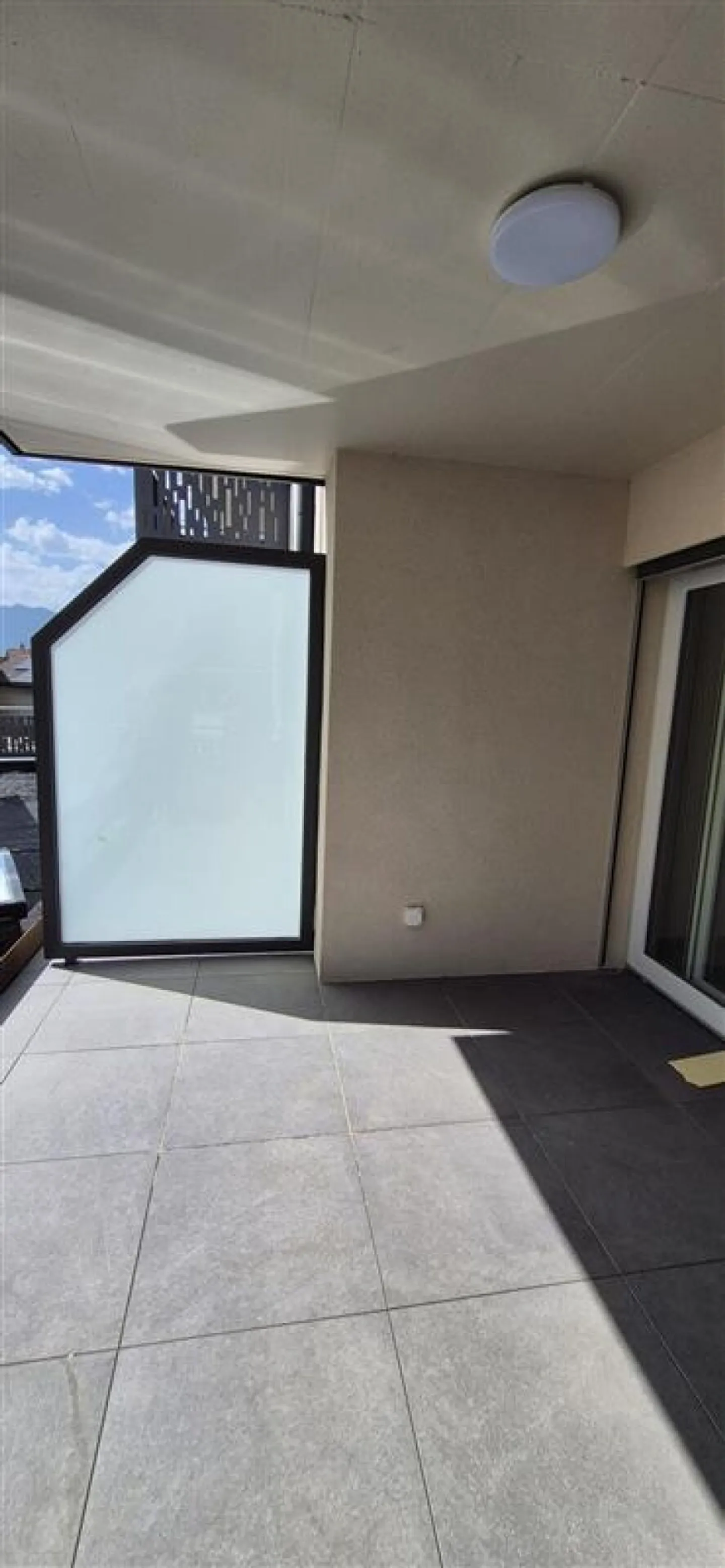 Nuovo - Appartamento di 3,5 locali con balcone e posti auto - Foto 7 di 7