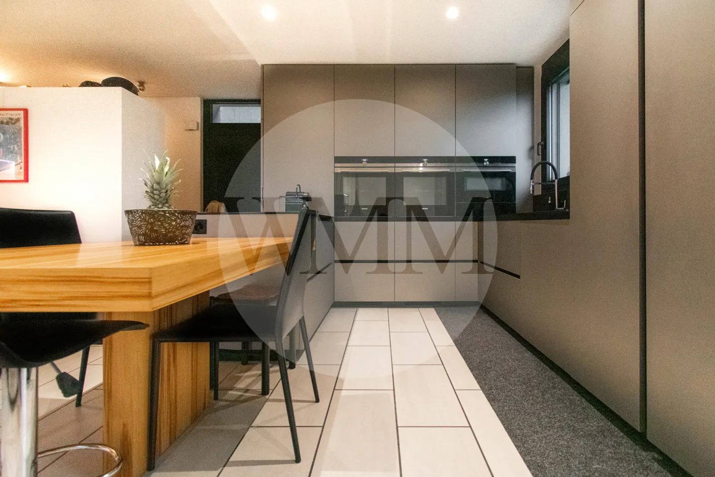 Moderne Villa mit Garten und Terrasse - Foto 3 von 15