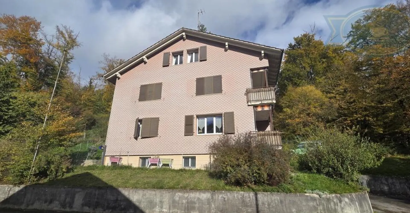 Edificio di rendimento con 3 appartamenti e area verde di 1.400 m2 - Foto 10 di 10