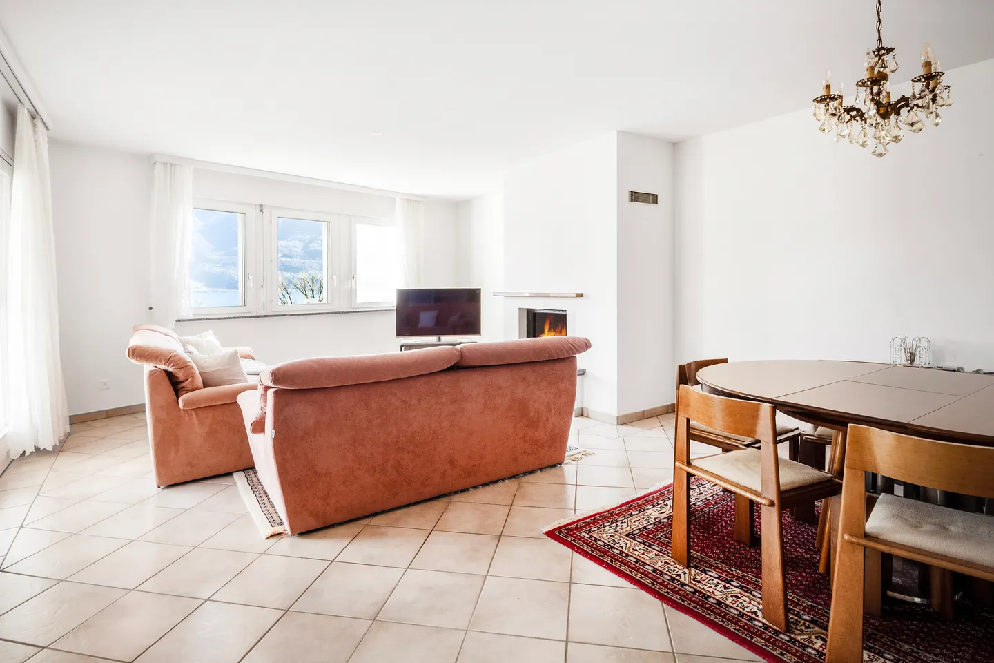 Geräumige Wohnung mit Seeblick im Herzen von Minusio - Foto 2 von 8
