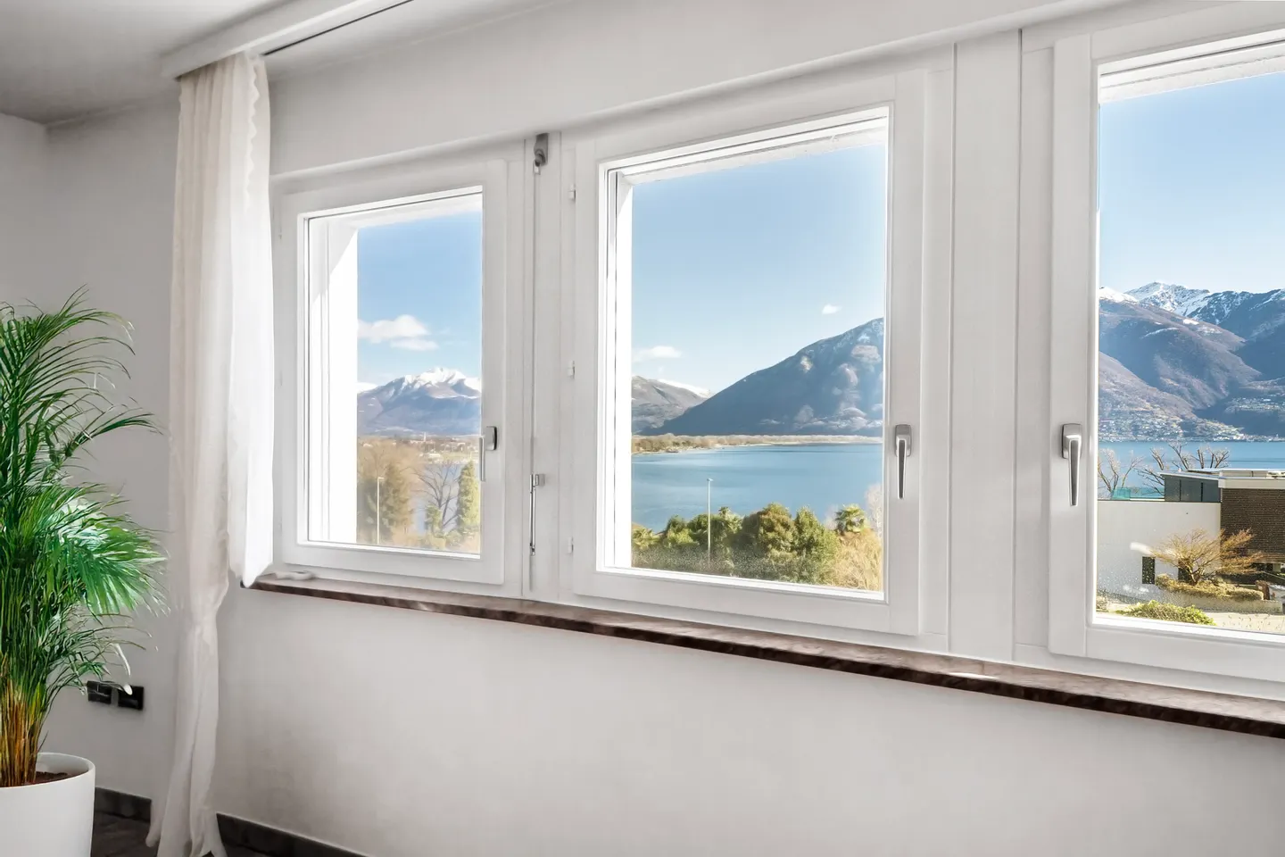 Geräumige Wohnung mit Seeblick im Herzen von Minusio - Foto 3 von 8