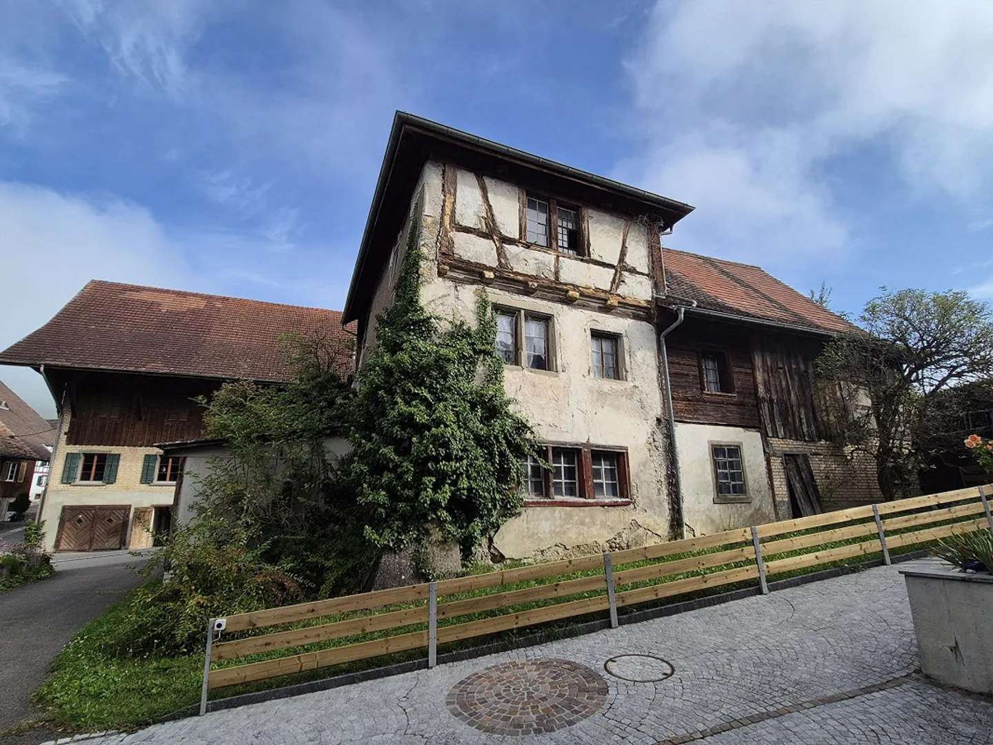 Listed property with great potential - Photo 8 of 16