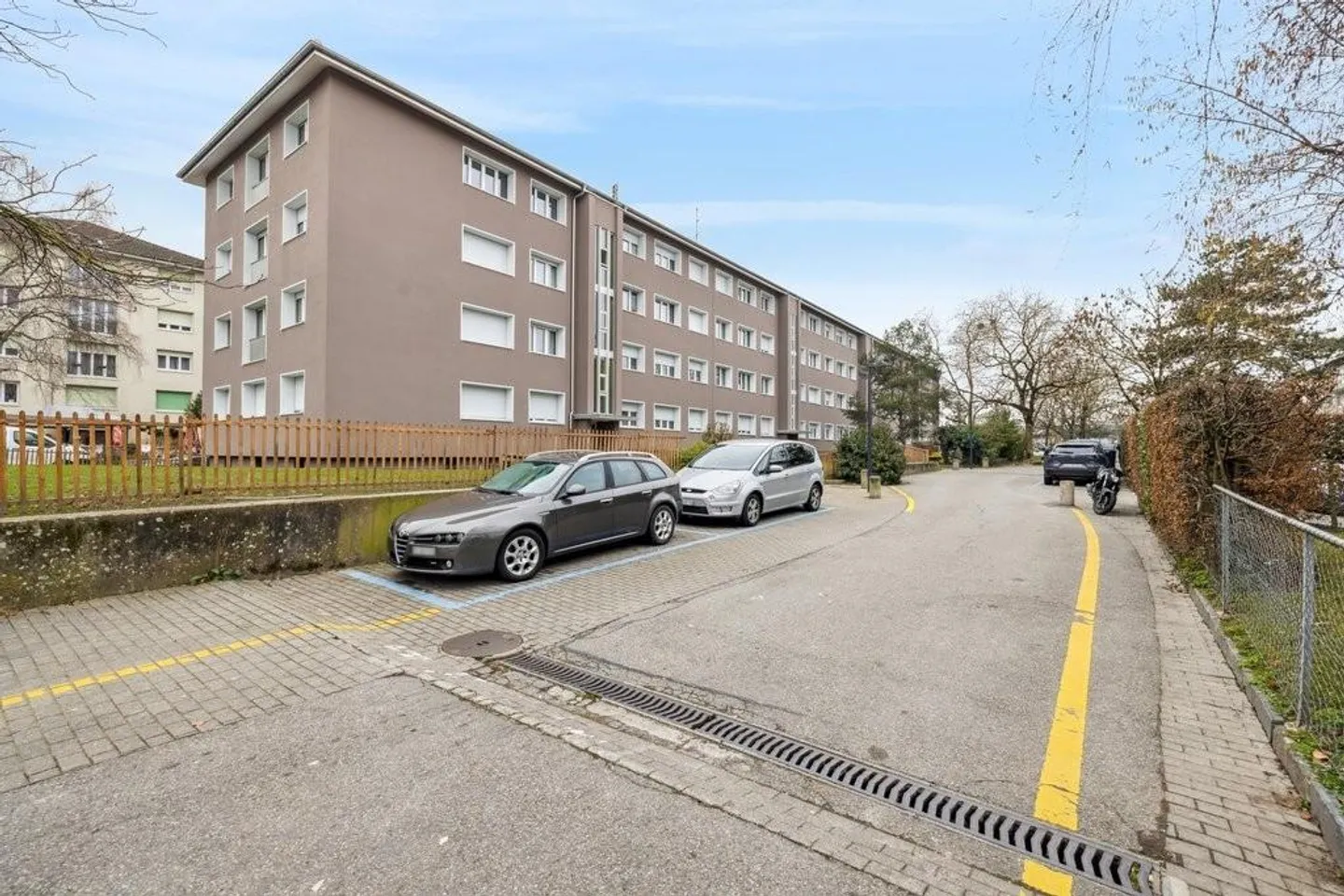 Appartement complètement rénové de 3 pièces proche de l'aéroport - Photo 1 of 1