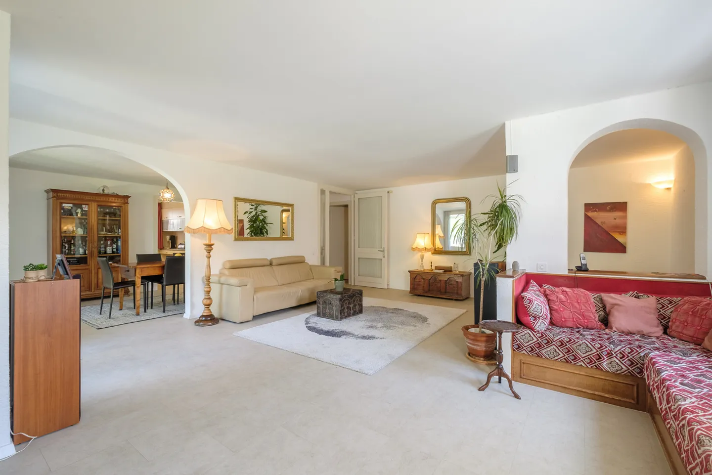 Privileged living environment for this family property in Gingins - Photo 3 of 16