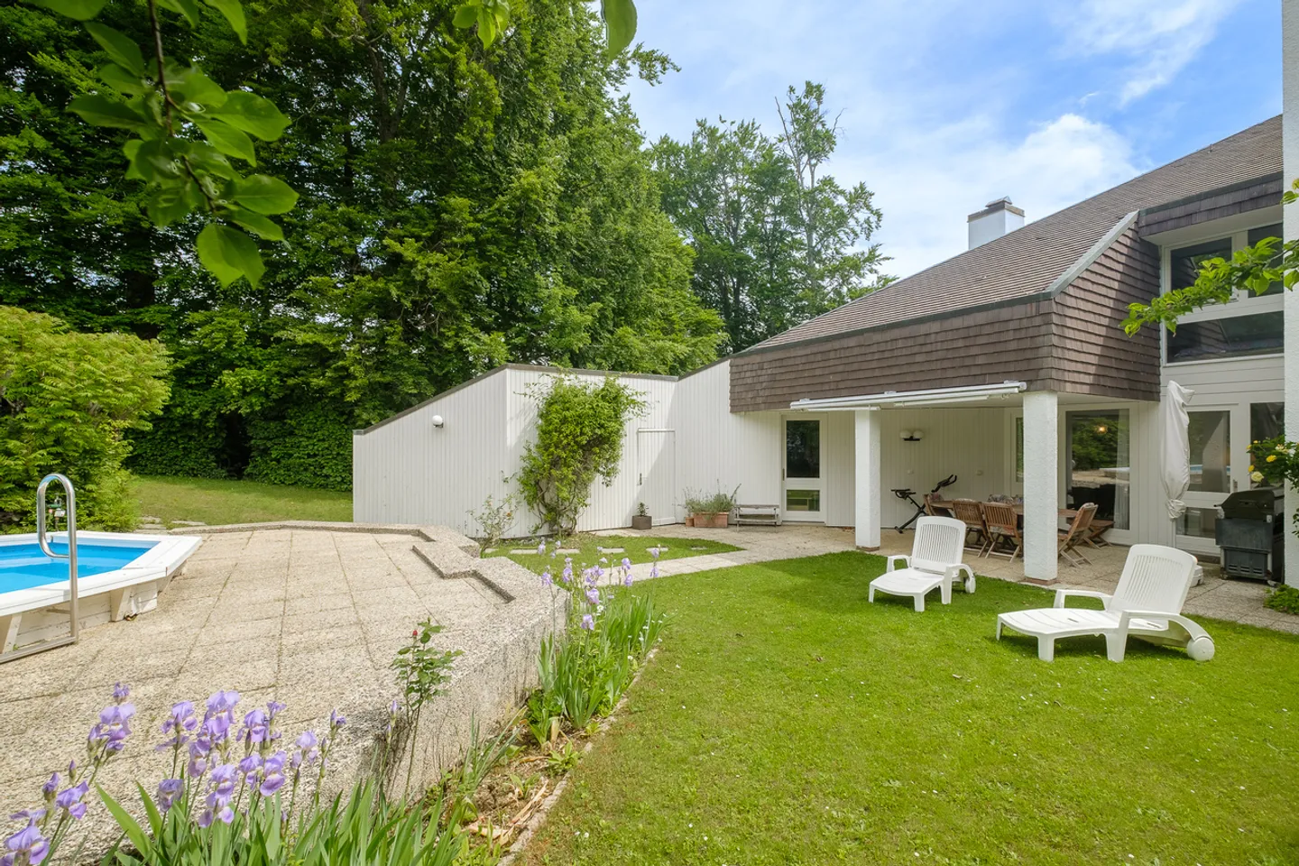 Privileged living environment for this family property in Gingins - Photo 15 of 16